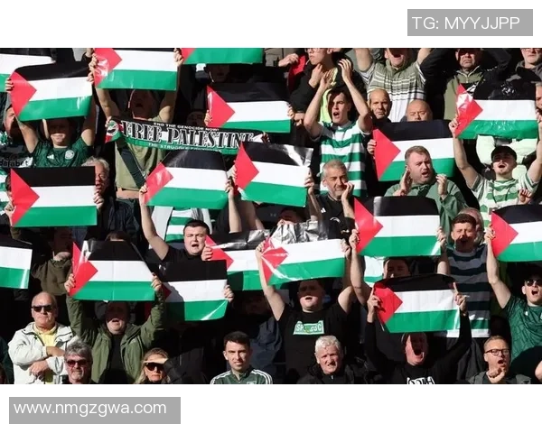 巴勒斯坦足球明星高举国旗展现民族团结与体育精神