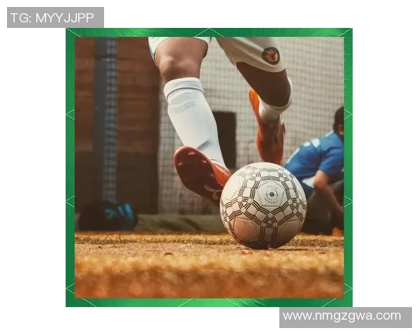 提升运动表现的秘密武器足球护膝袜子助你轻松应对激烈比赛