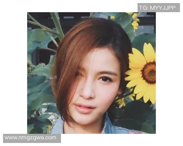 泰国最矮足球明星女友的甜蜜生活与成长故事揭秘