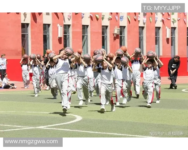 时尚运动必备BLCG足球短裤助你轻松展现运动魅力与活力